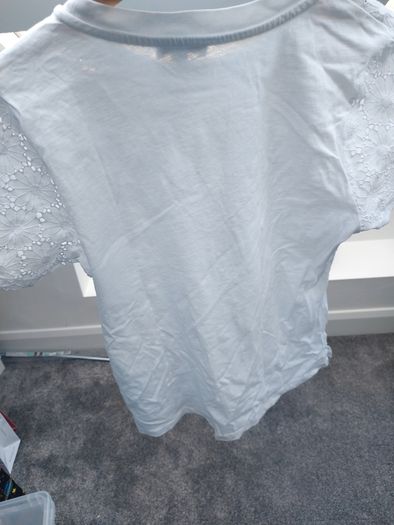 beautiful white top, brand new, warehouse size 12