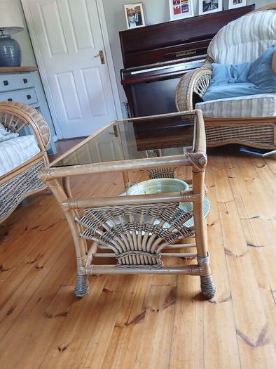 Wicker suite of furniture