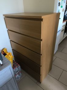 chest of drawers