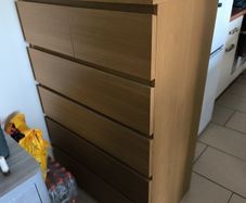 chest of drawers