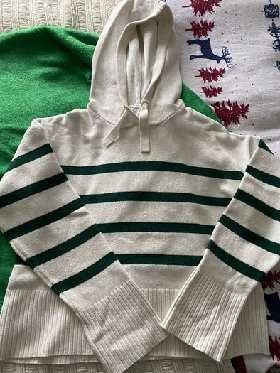 3 jumpers size S new and like new