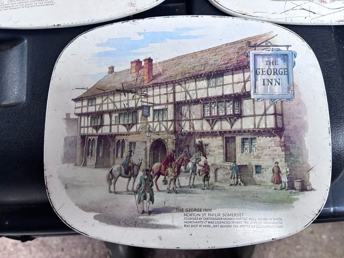 5 vintage tin and wood place mats