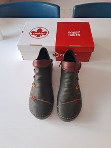 Never worn Rieker antistress ankle boots, size 6