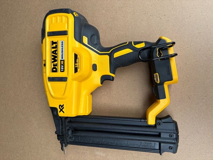 18 g straight brad nailer like new