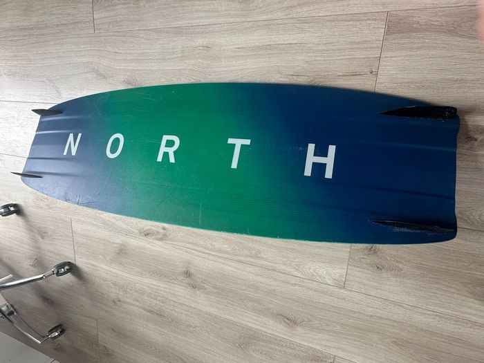 North Atmos Kitesurfing board