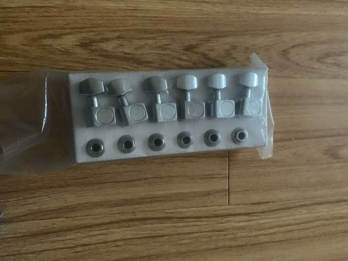 fender tuners / machine heads