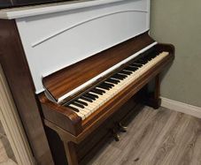 upright piano