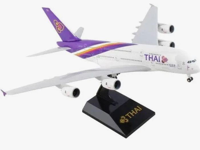NEW BOXED LARGE Thai Airbus A380 Scale Model Aircraft
