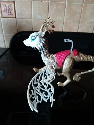 Braebryn, Apple White's Dragon from Ever After High.