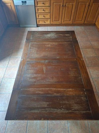 extendable sold wood dining table