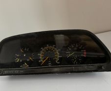 Mercedes E280 E300 1988 clock