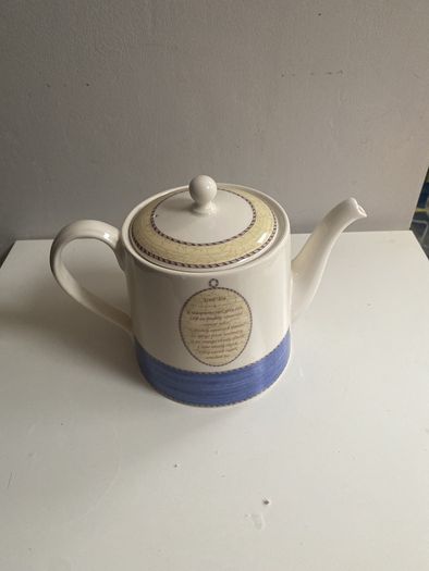 Sarah's Garden from the Wedgwood collection tea pot