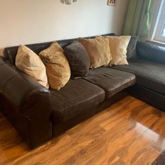 Free items from a household clearance. Only genuine enquiries pls