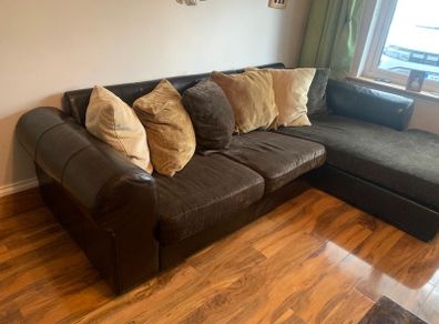 Free items from a household clearance. Only genuine enquiries pls