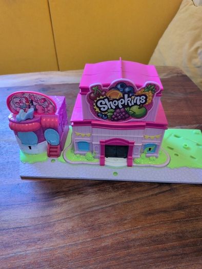 Shopkins shopping mall
