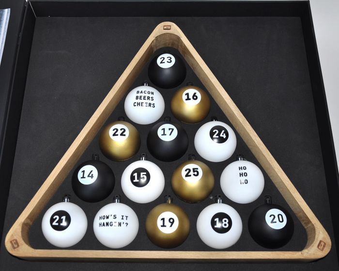 Jack & Jones - Christmas baubles / pool balls with wooden triangle - Set - Plastic