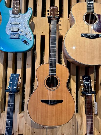 Avalon S32 Handbuilt Acoustic Guitar