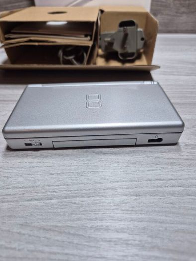 Boxed Nintendo DS Lite Silver - Very Good Condition - 3 Game Official Charger