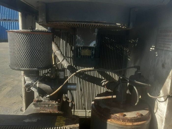 Fluid air compressor