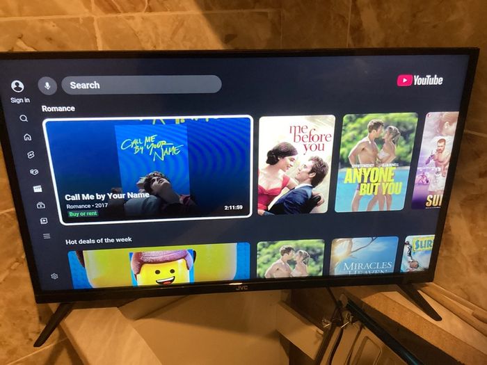 32 Inch Jvc Led Smart Tv In Excellent Condition (barely).