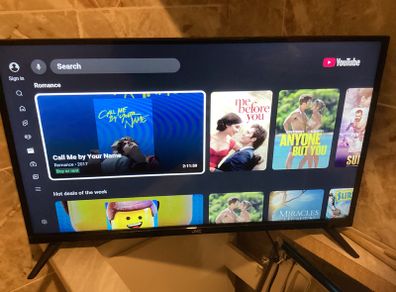 32 Inch Jvc Led Smart Tv In Excellent Condition (barely).
