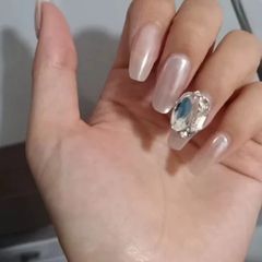 Press on nails