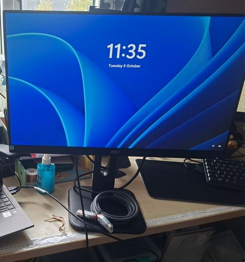AOC 24E1Q 23.8 inch FHD monitor 2025 FREE 8K DisplayPort Chromeline cable