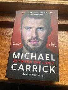 Michael Carrick: Between the Lines - Like New