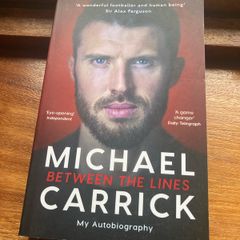 Michael Carrick: Between the Lines - Like New