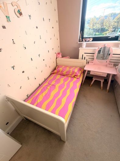 Cot bed covertable (newborn to 4or5yrs)