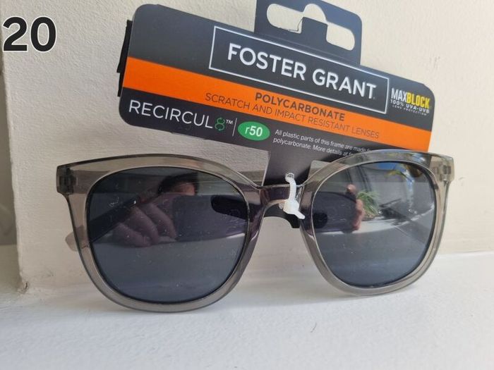 Foster Grant Sunglasses Brand New (2 for 15 Euro)
