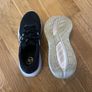 ASICS GelCumulus 28 trainer perfect condition Image 2