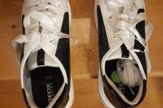 NEW Geox Trainers