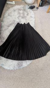 H&M pleated skirt