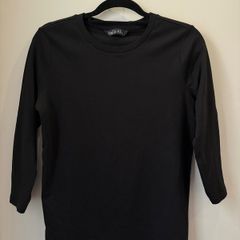 M&CO Black Basic Top Size 10!