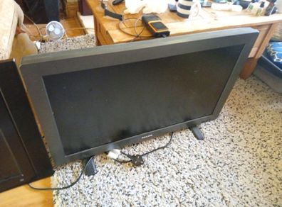 Two Phillips 32" tvs not smart