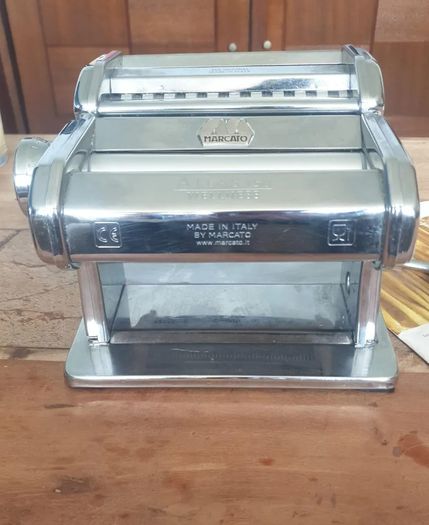 Pasta machine