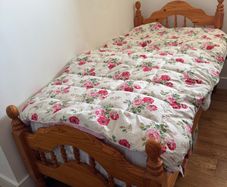Single pine solid bed for sale