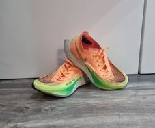 Nike ZOOM Running runners
