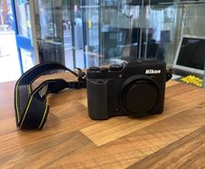 Nikon COOLPIX P7800 Digital Camera 12.2MP 7.1x Zoom Black