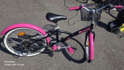 BTwin 20inch  Girls Bike   Like New   Basket Included