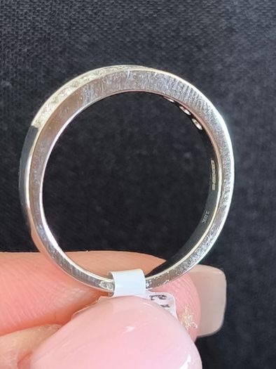 18ct white gold diamond eternity/wedding ring