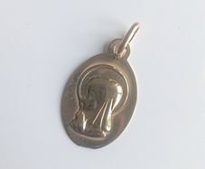 375 9ct gold Virgin Mary pendant