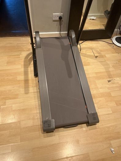 Folding magnetic treadmill