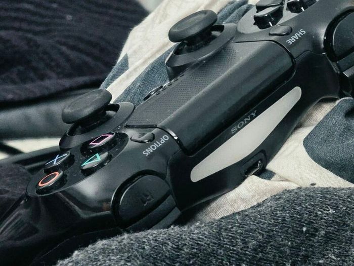 PS4 controller