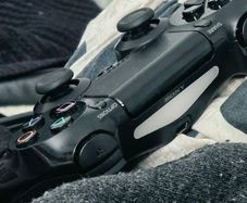 PS4 controller