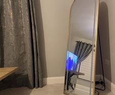 Hollywood mirror with 3 lights