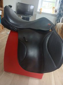 Saddle Kent & Masters 17 1/2in Brown