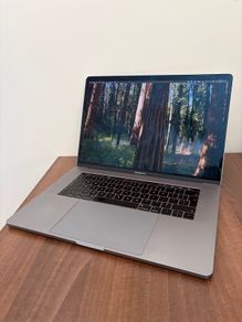 MacBook Pro 15" (2018) i7 / 16GB / 256GB - New Genuine Apple Battery