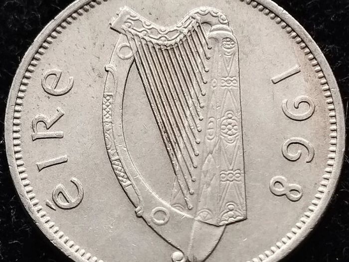 [#399] - Ireland 1968 | Irish 6p | Six Pence | Wolfhound | KM.13a